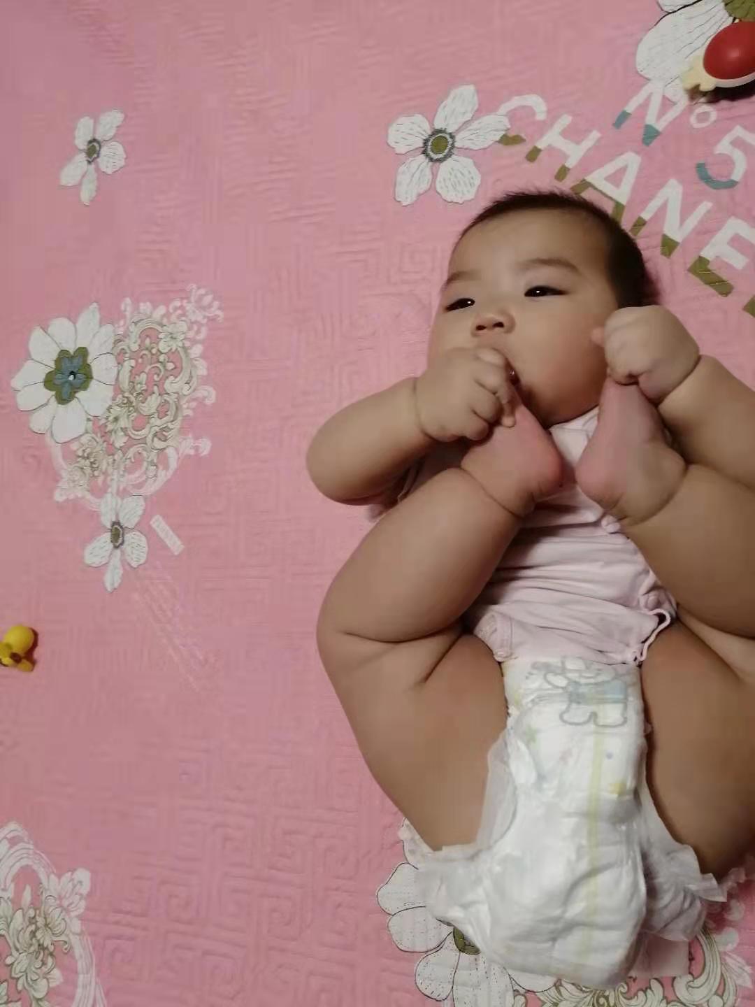 吃脚丫子的我